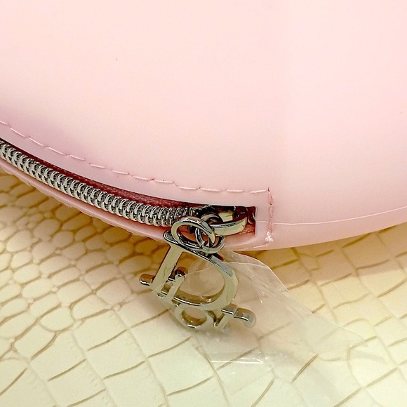 New DIOR GWP Silicone Trousse Glow Pouch Makeup/Coin/Headphone Bag. - Picture 7 of 10